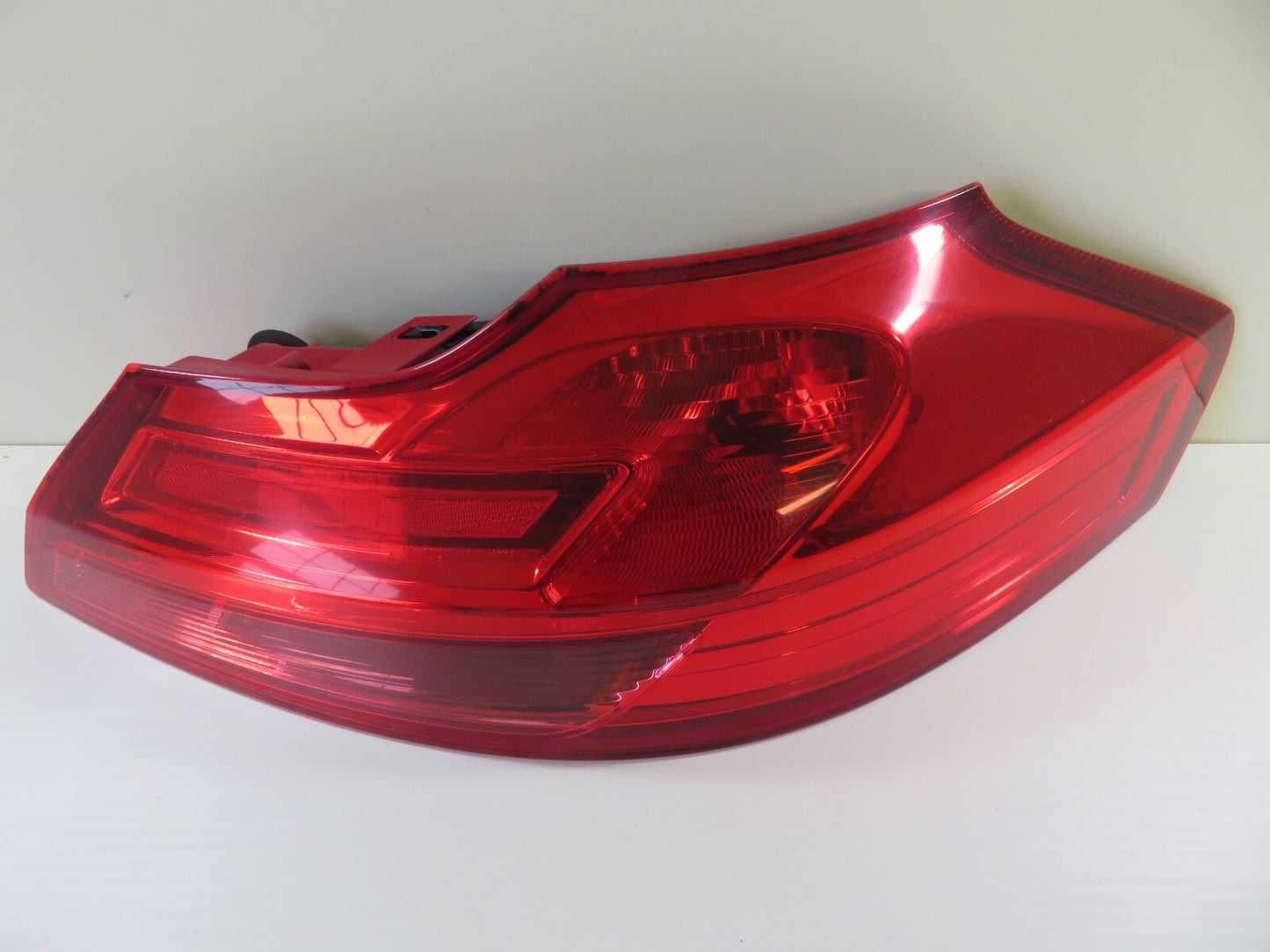 VAUXHALL INSIGNIA ESTATE OSR DRIVER REAR TAIL LIGHT 13226857 2008-2013 NSBK1730