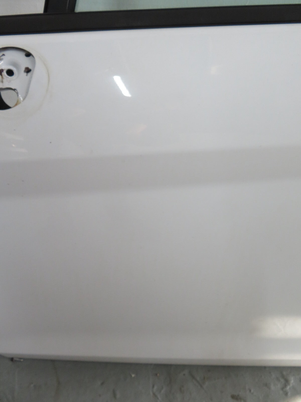 FORD FIESTA MK7 ST180 NS PASSENGER DOOR IN FROZEN WHITE (SEE PHOTOS) 2013-2017