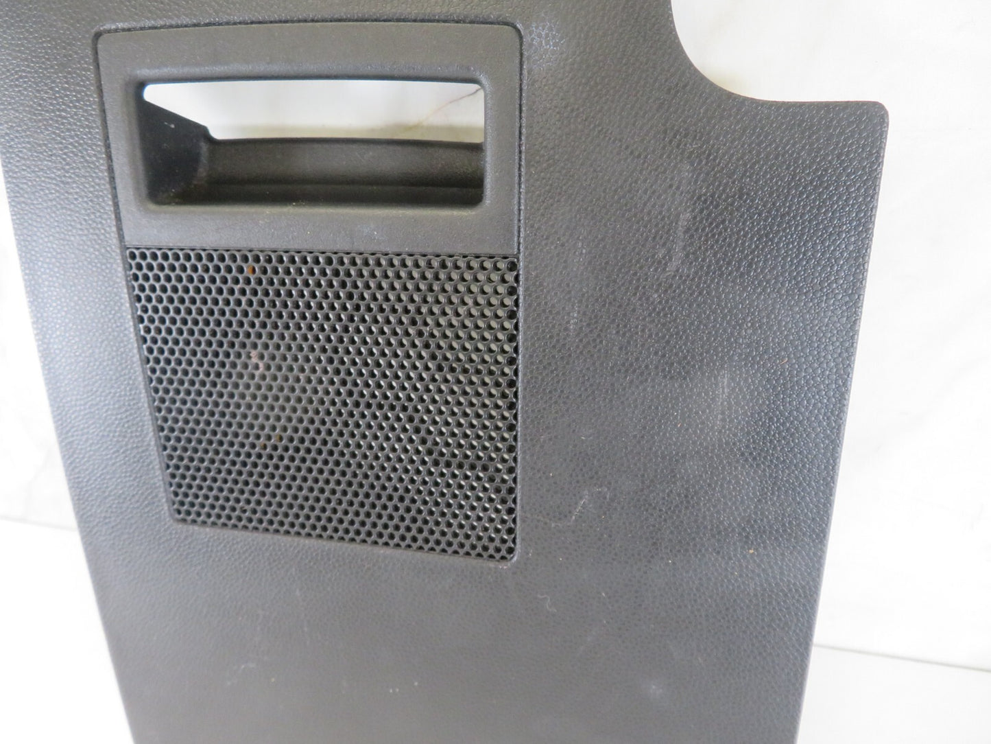 MAZDA 5 MPV REAR BOOT ACCESS TRIM C235688V0 2005-2010 A1320-3