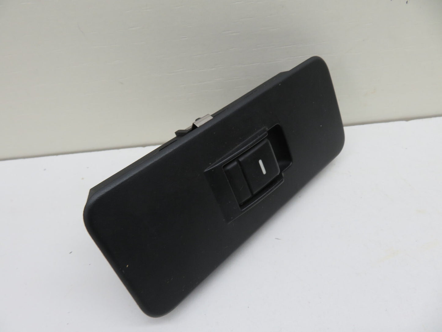 LAND ROVER DISCOVERY 3 REAR WINDOW SWITCH YUD501070 2005-2009 1212-6