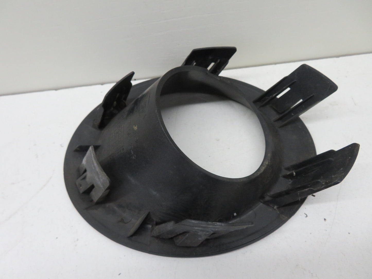 LAND ROVER FREELANDER 2 OS DRIVER FRONT FOG LIGHT SURROUND TRIM 2006-2014