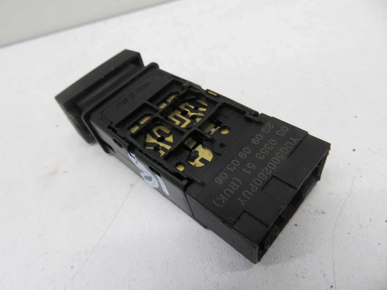 LAND ROVER FREELANDER 1 HEATED SEAT SWITCH YUG500280 2004-2006 1752-18