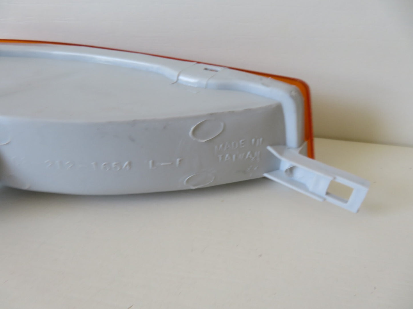 NS PASSENGER FRONT INDICATOR LIGHT FOR TOYOTA COROLLA 1992-1994 212-1654L-AE