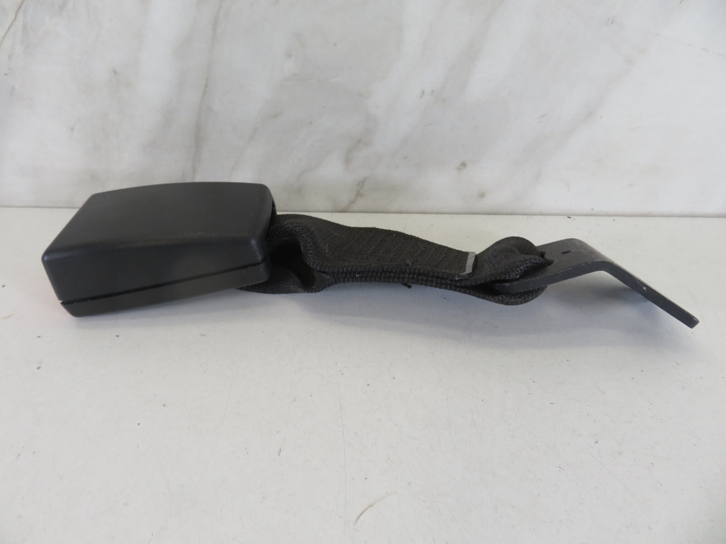 BMW 1 SERIES E88 REAR SEAT BELT BUCKLE 6038539 2007-2013 A1119-11