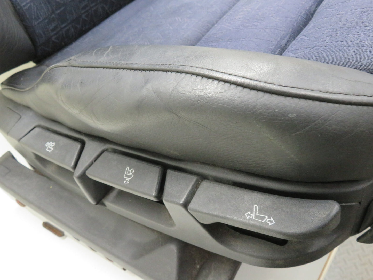 BMW E36 CONVERTIBLE COUPE OS DRIVER HALF LEATHER SEAT (SEE PHOTOS) 1990-1998