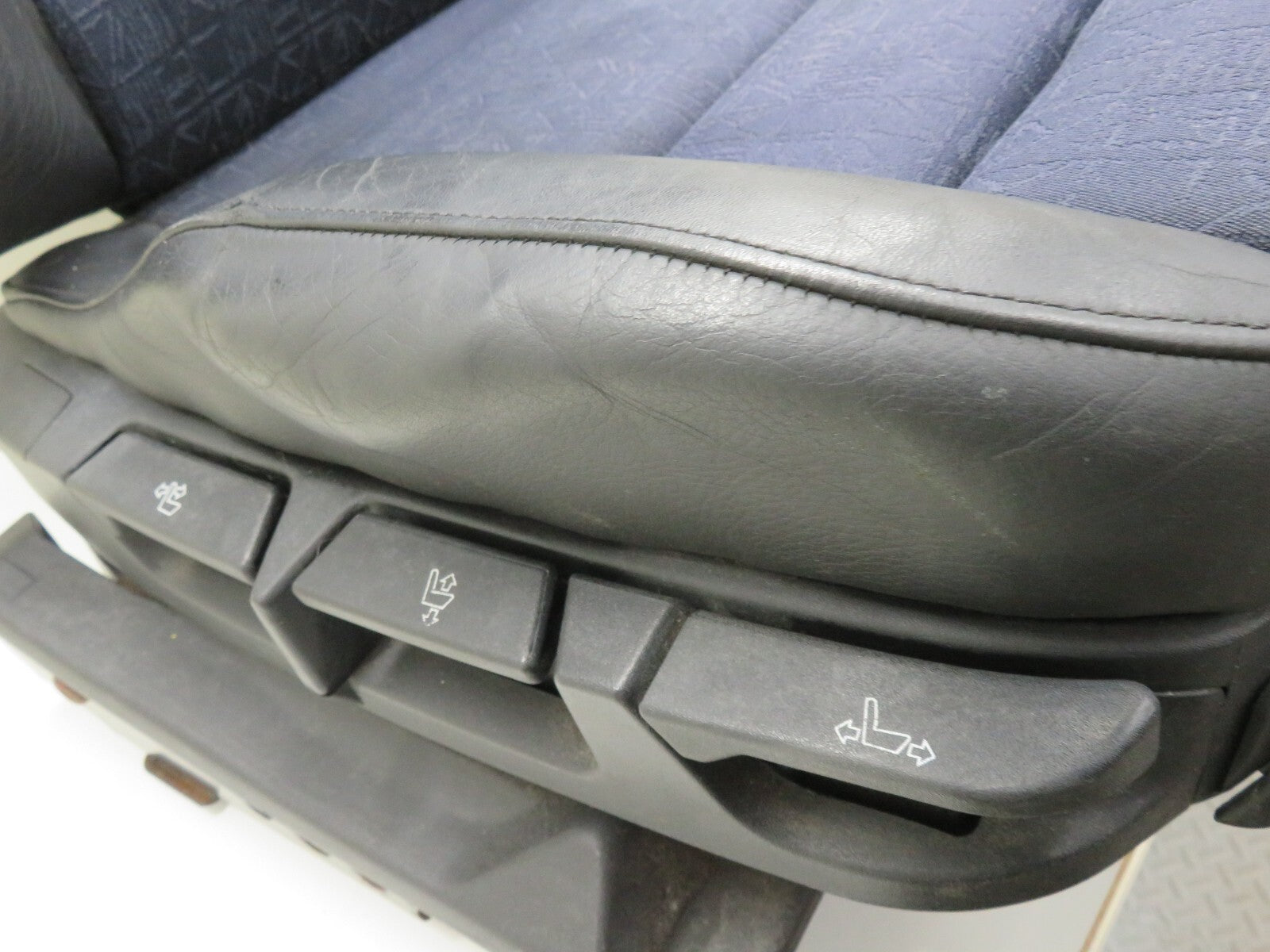 BMW E36 CONVERTIBLE COUPE OS DRIVER HALF LEATHER SEAT (SEE PHOTOS) 1990-1998