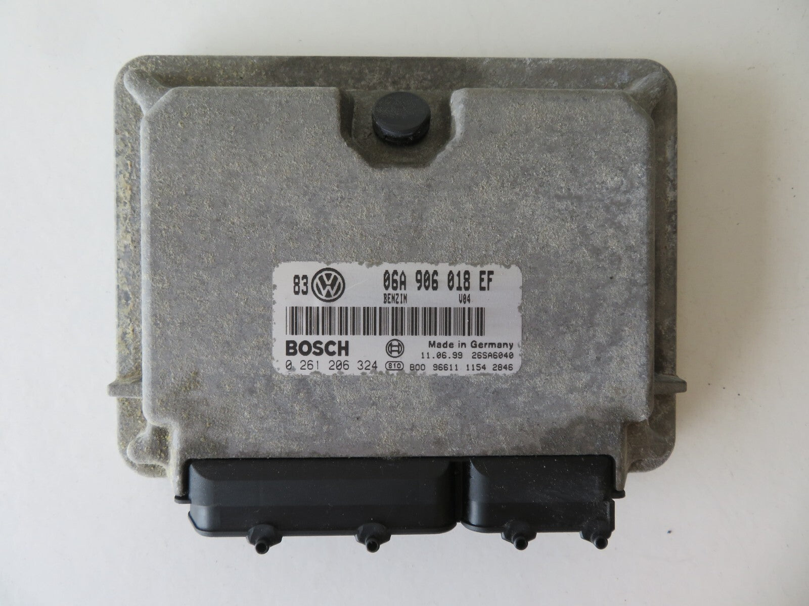 VOLKSWAGEN VW BORA ENGINE ECU 06A 906 018 EF  1999-2004 WG18