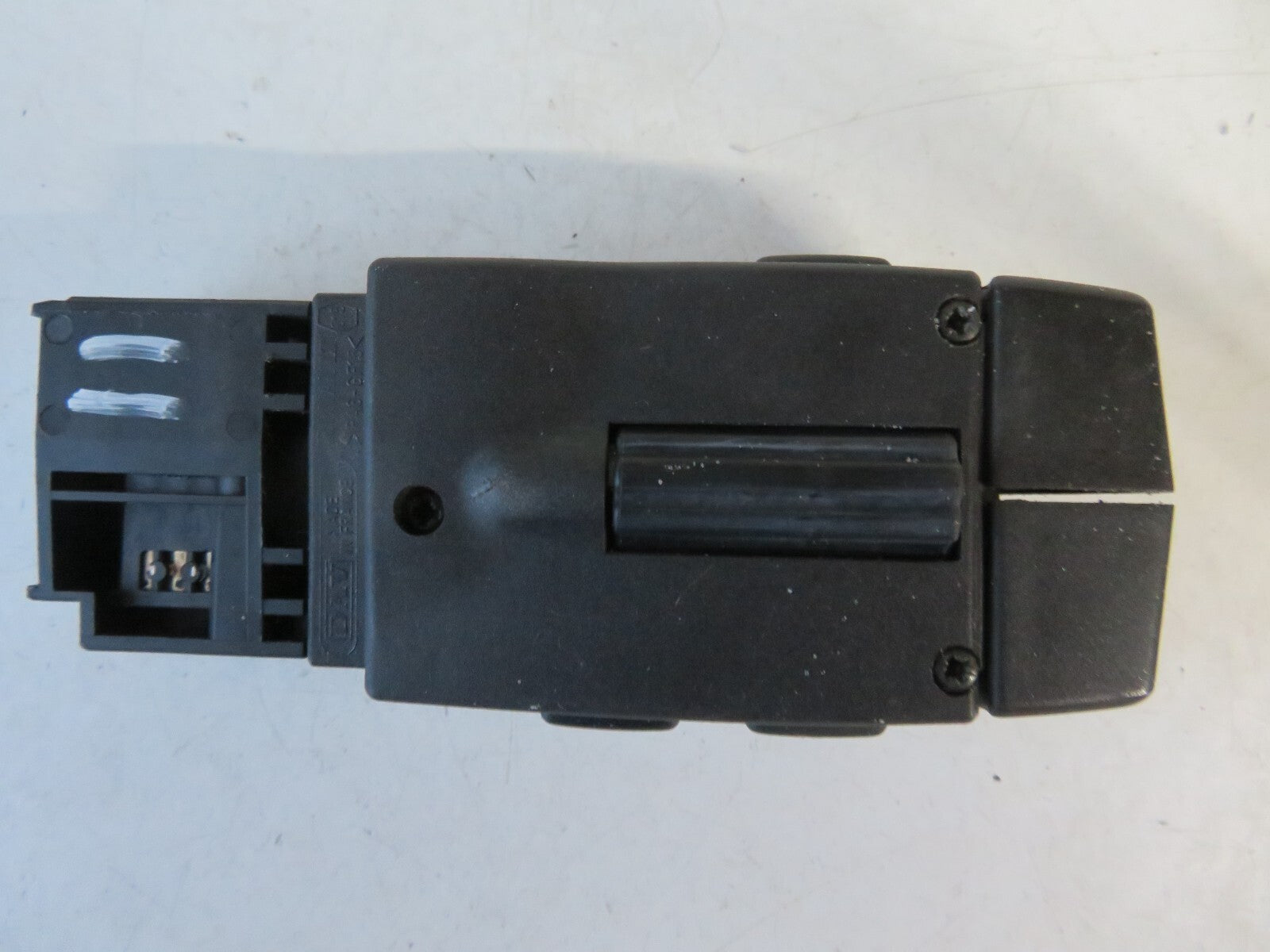 RENAULT LAGUNA ESTATE STEERING VOLUME CONTROLS 7701049643 2001-2005 AMS1433-11