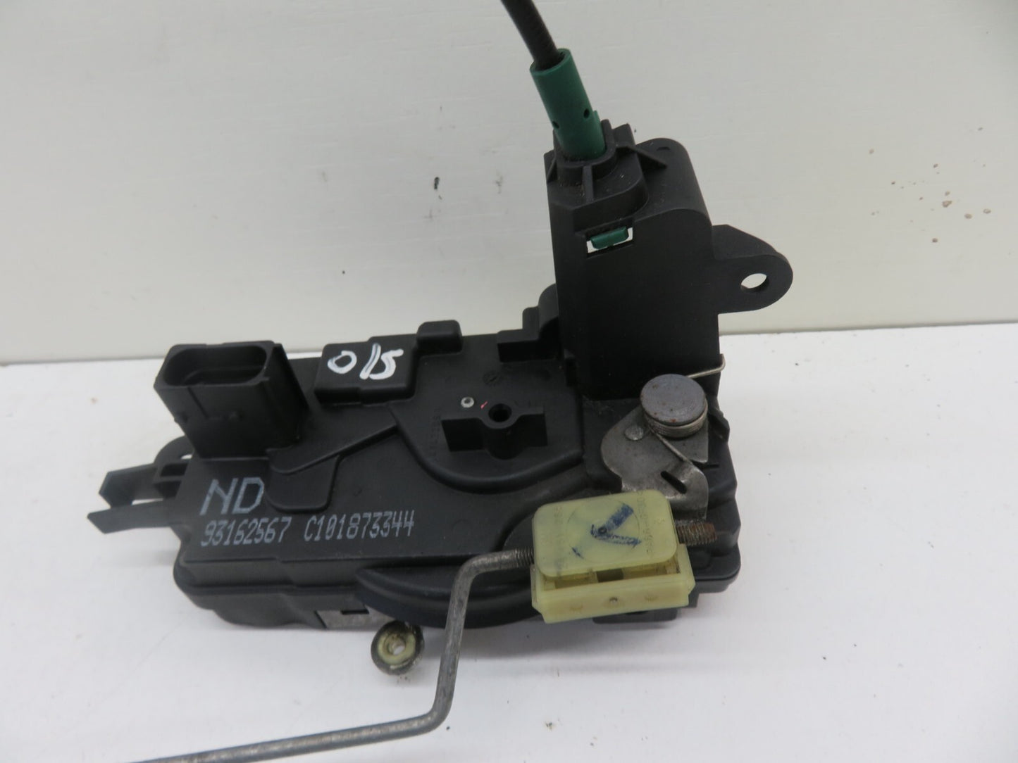 VAUXHALL TIGRA B OS DRIVER DOOR LOCK CATCH 93162567 2004-2009 A45-1