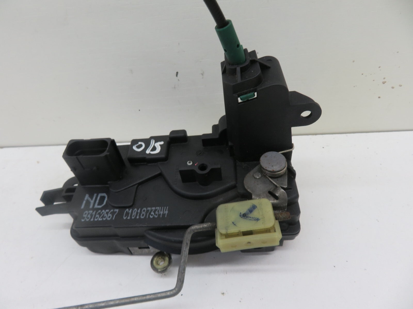 VAUXHALL TIGRA B OS DRIVER DOOR LOCK CATCH 93162567 2004-2009 A45-1