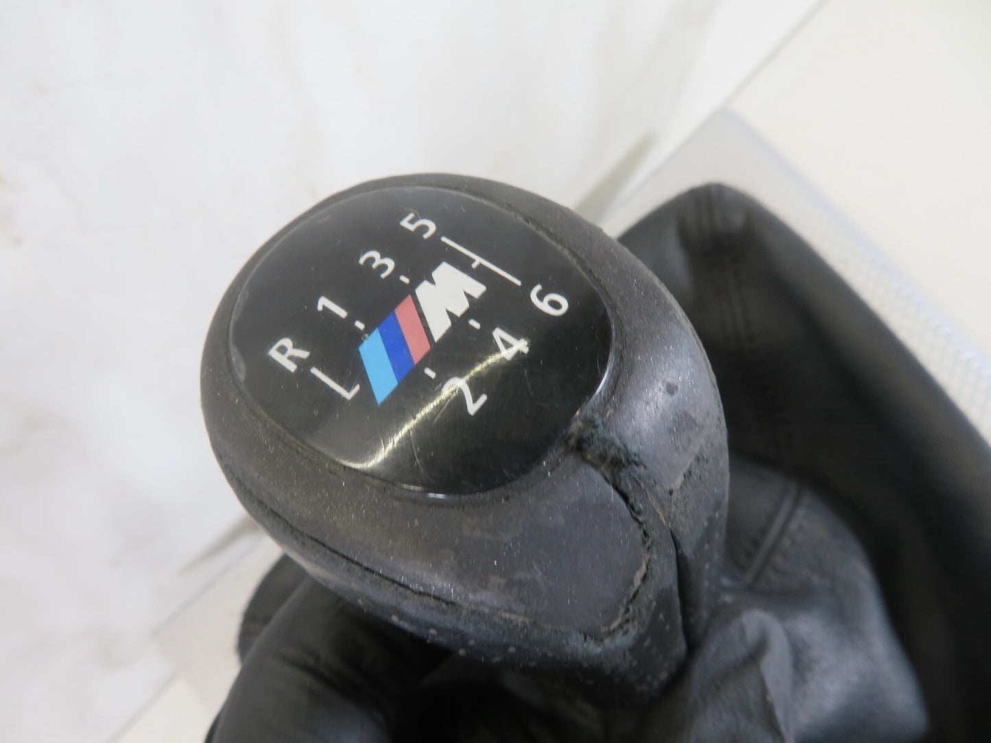 BMW 1 SERIES E88 M SPORT GEAR GAITTOR SURROUND WITH KNOB 2007-2013 A1218-2