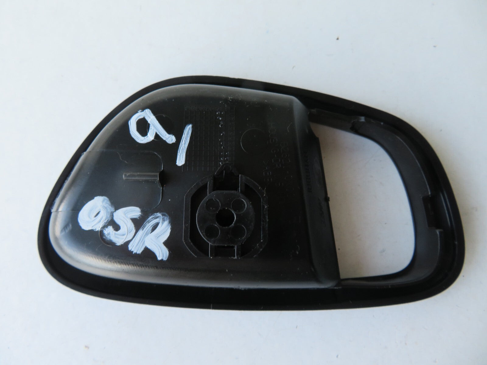 HYUNDAI I10 OSR INTERIOR DOOR HANDLE TRIM 2010-2012 A0924-9