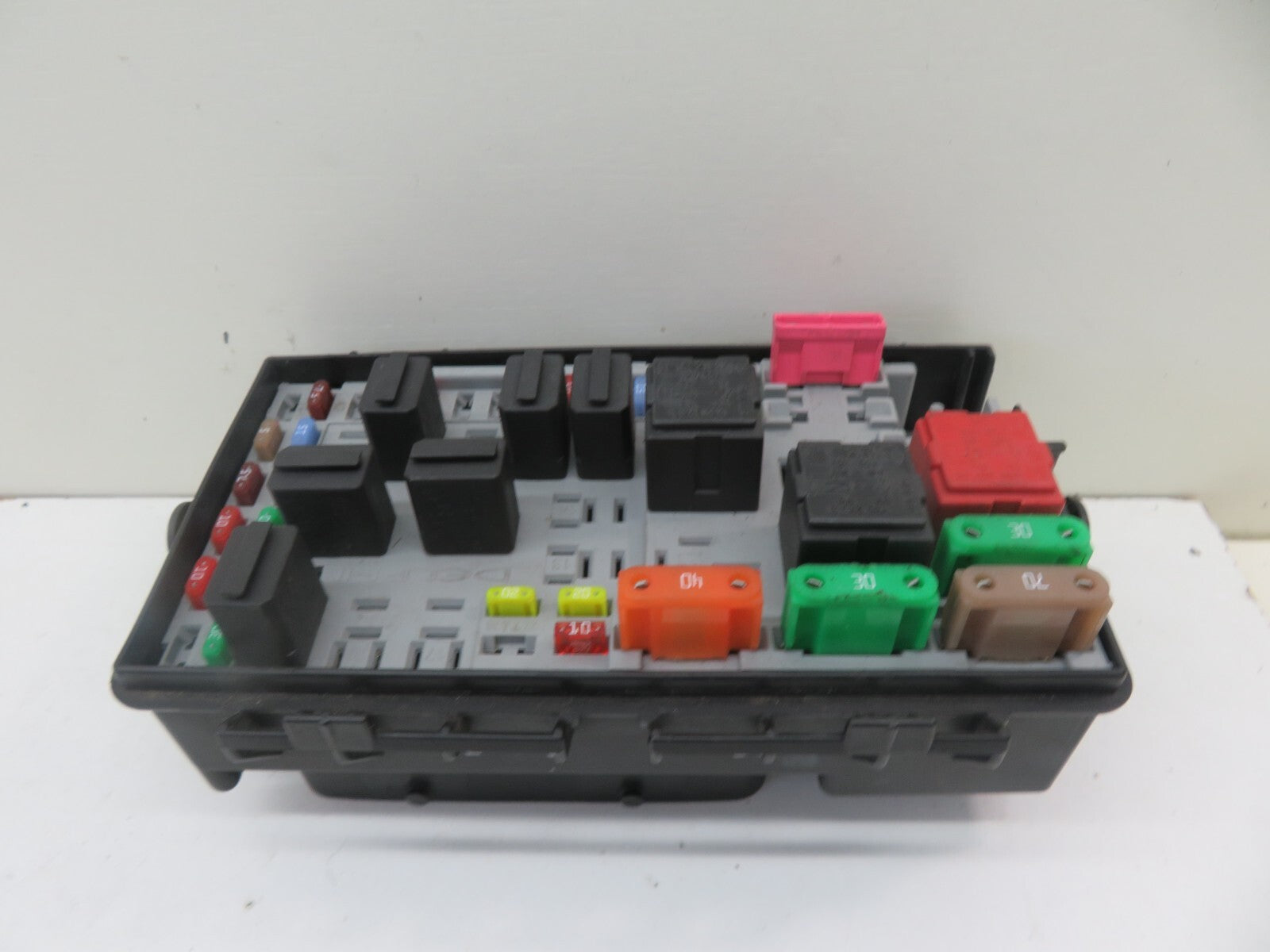 VAUXHALL CORSA D FRONT FUSE BOX 13217387 2006-2011 1700-10