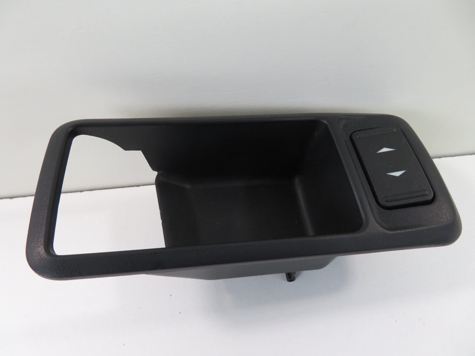 FORD C-MAX NSF WINDOW SWITCH DOOR HANDLE INSERT TRIM 2006-2010 1551-22
