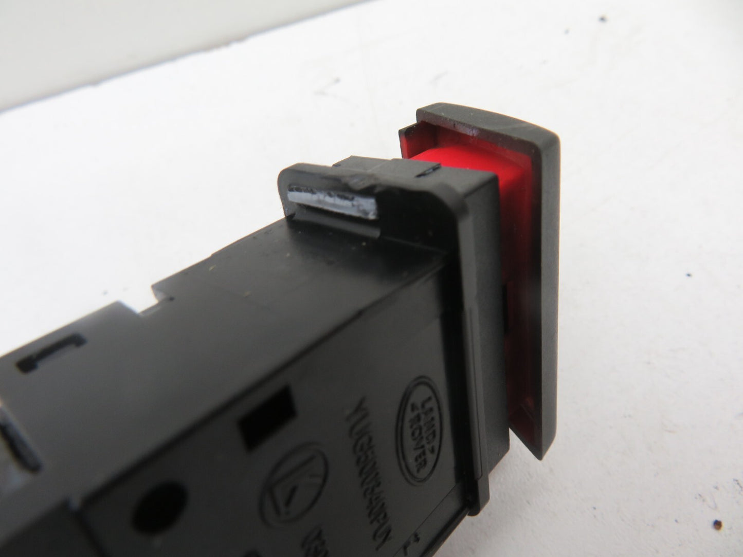 LAND ROVER FREELANDER 1 HAZARD SWITCH (SEE PHOTOS) 1997-2006 1730-12