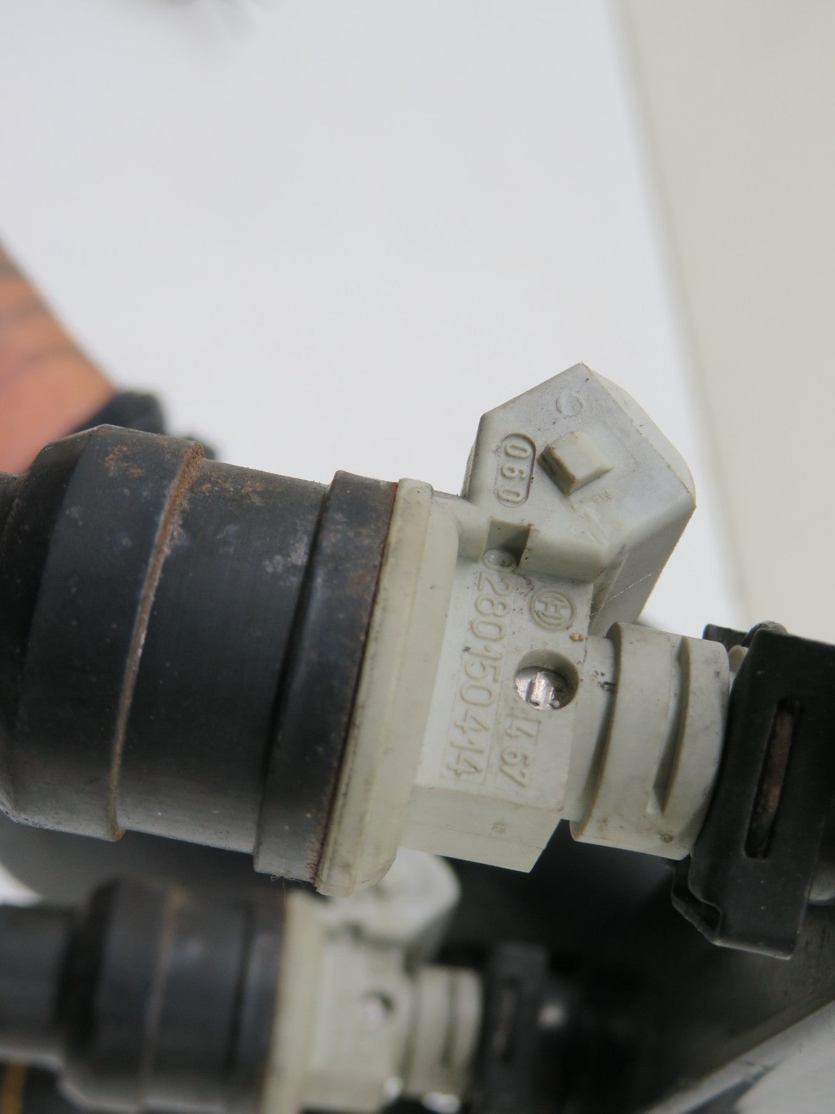 BMW E36 320I FUEL INJECTORS INJECTOR RAIL 0280150414 1990-1999