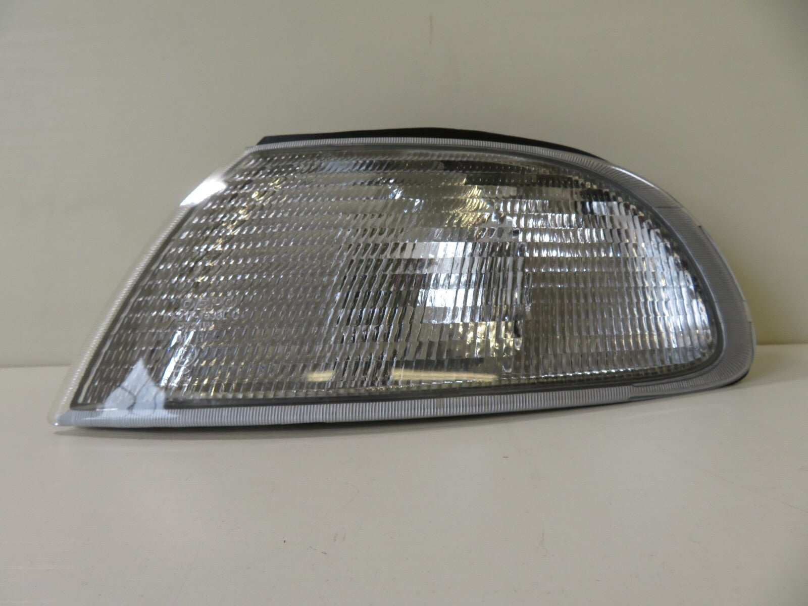 NS PASSENGER LH FRONT INDICATOR LIGHT FOR HONDA ACCORD 217-1533L-UE 1993-1996