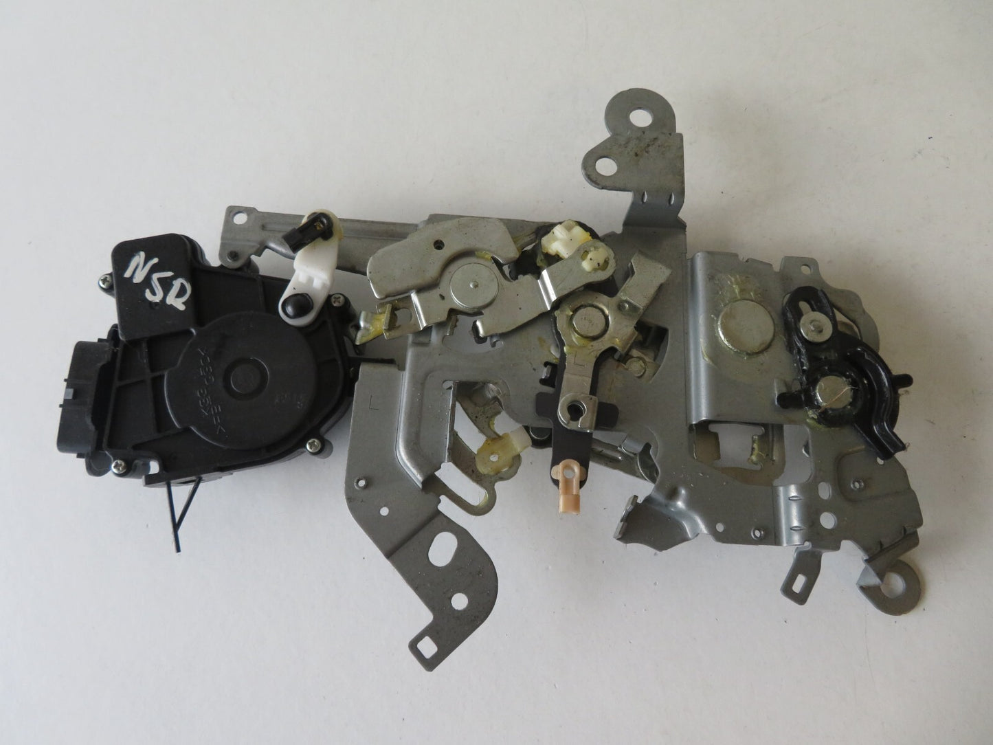 MAZDA 5 NSR DOOR LOCK CATCH 2005-2010 AMS1547