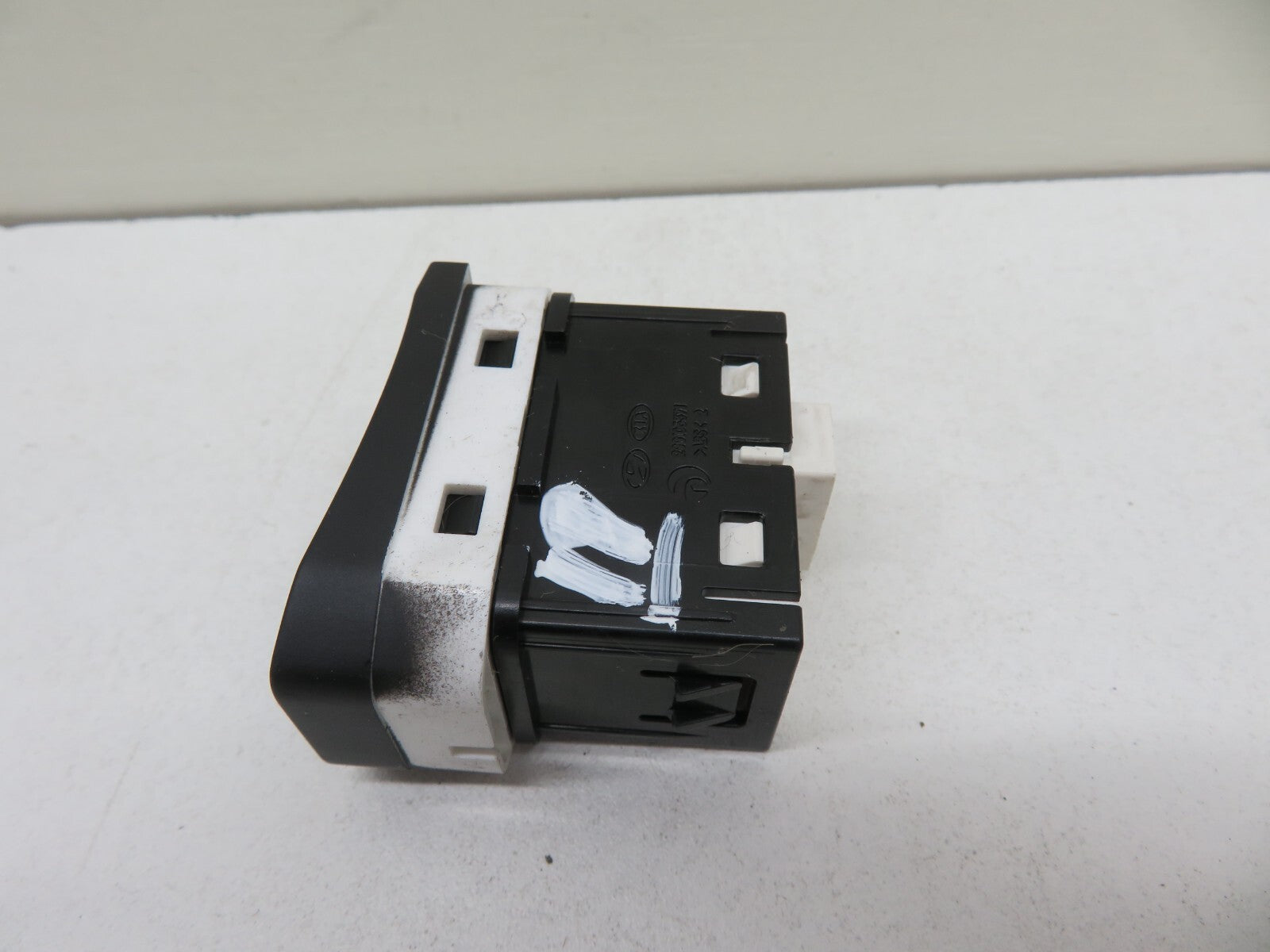 KIA RIO INSTRUMENT CLUSTER SWITCH 299105371 2011-2014 #1247-11