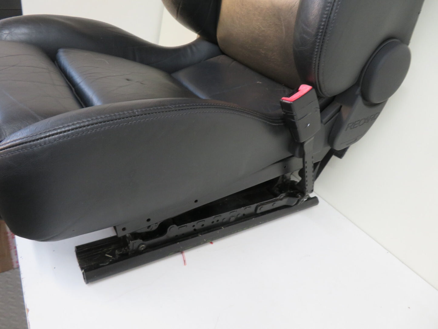 AUDI A8 D2 LEATHER RECARO DRIVER FRONT SEAT  1998-2002