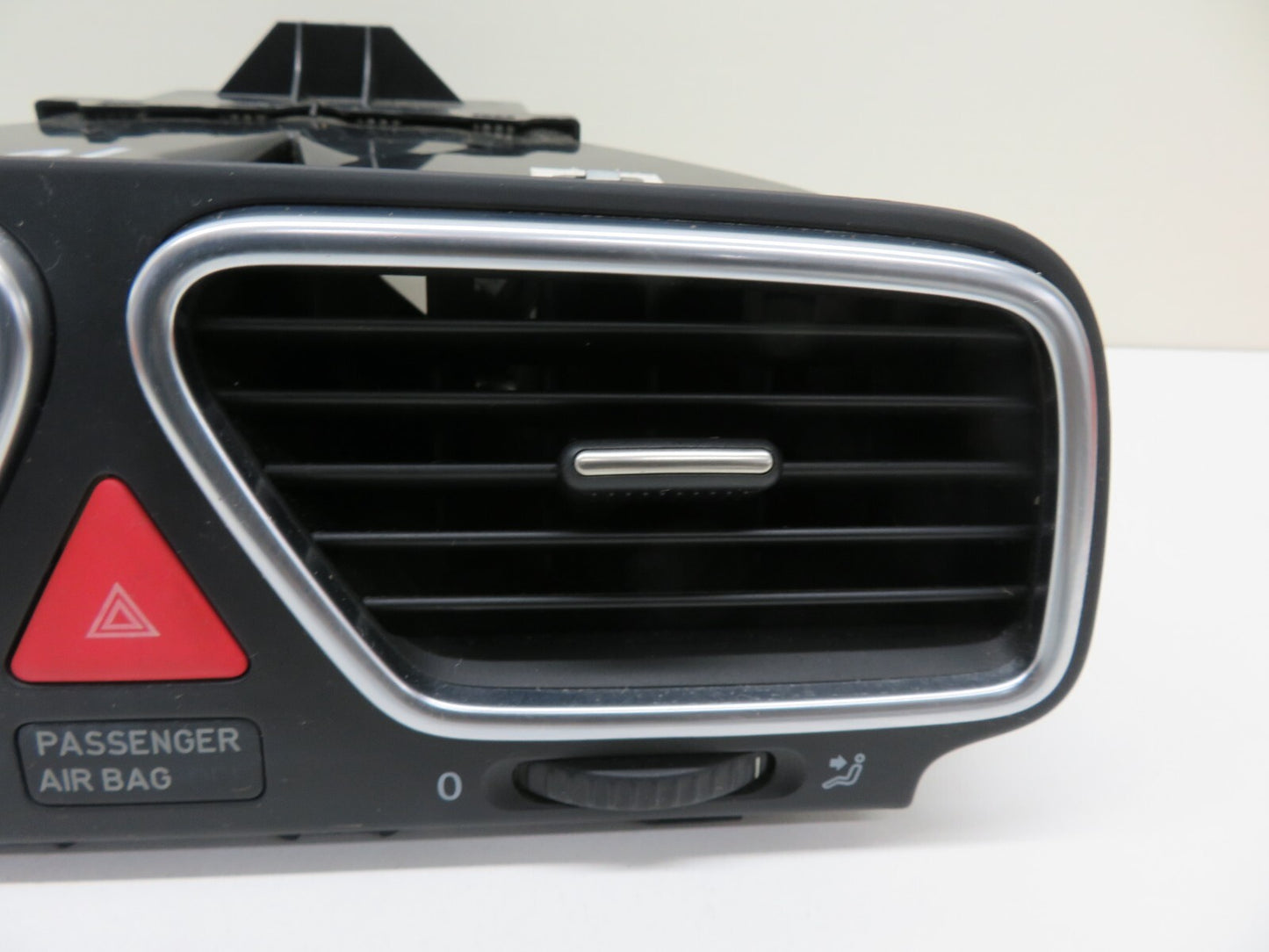 VOLKSWAGEN VW EOS CENTER DASHBOARD AIR VENT 2006-2010 1721-16