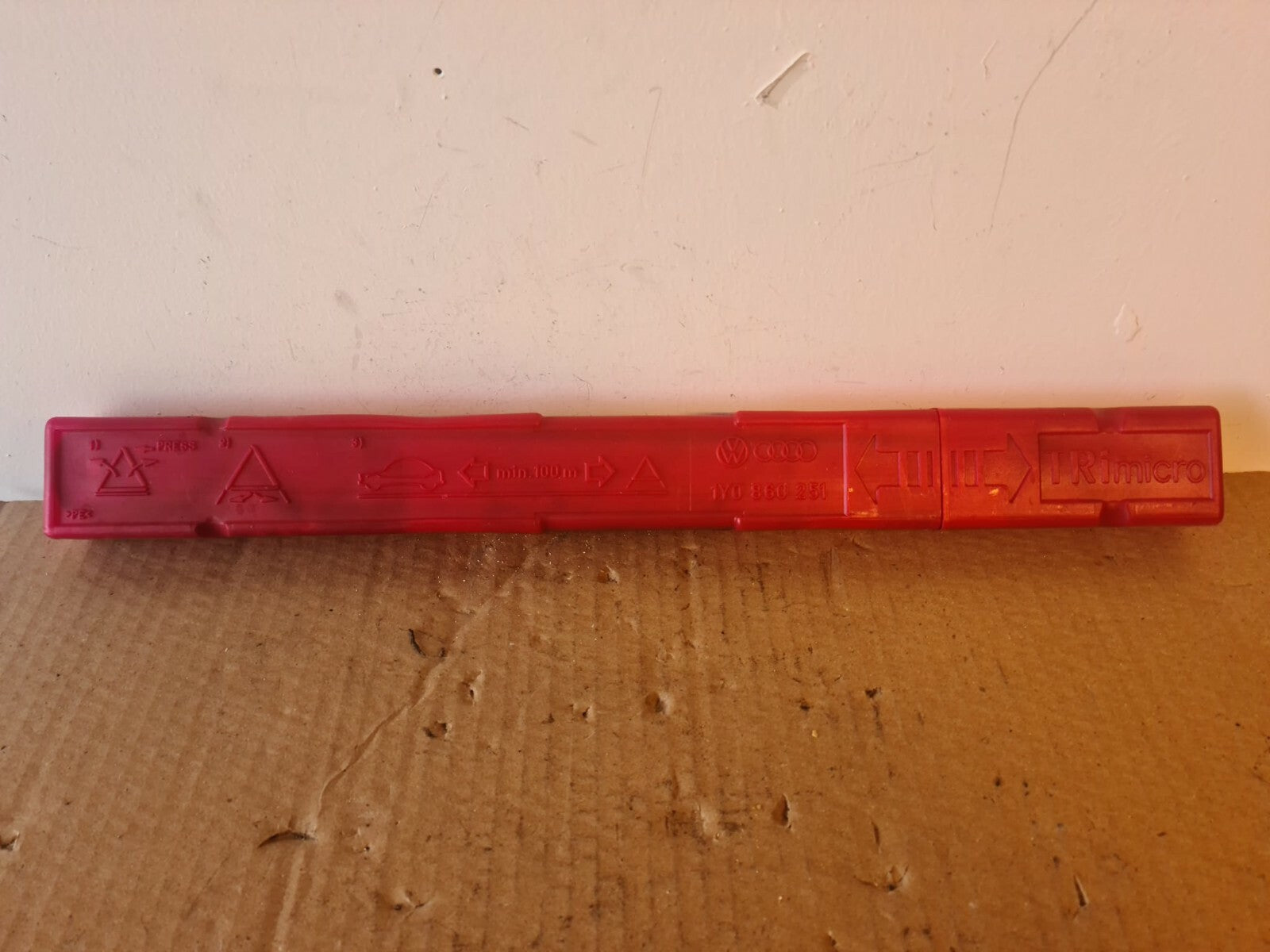 VOLKSWAGEN VW TOURAN WARNING TRIANGLE 2003-2008