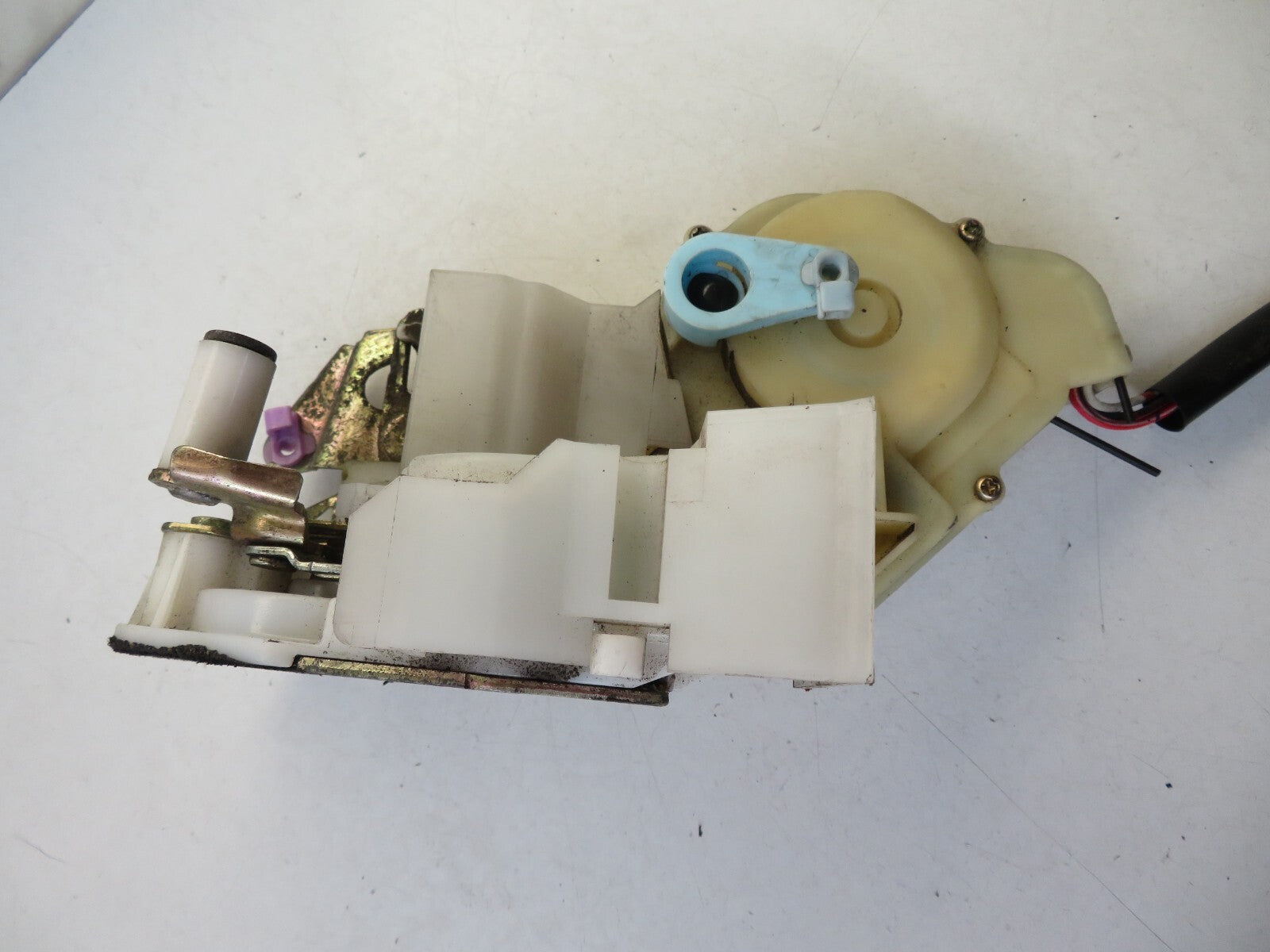 HONDA STREAM OSR DOOR LOCK CATCH 2000-2006 A1431-2