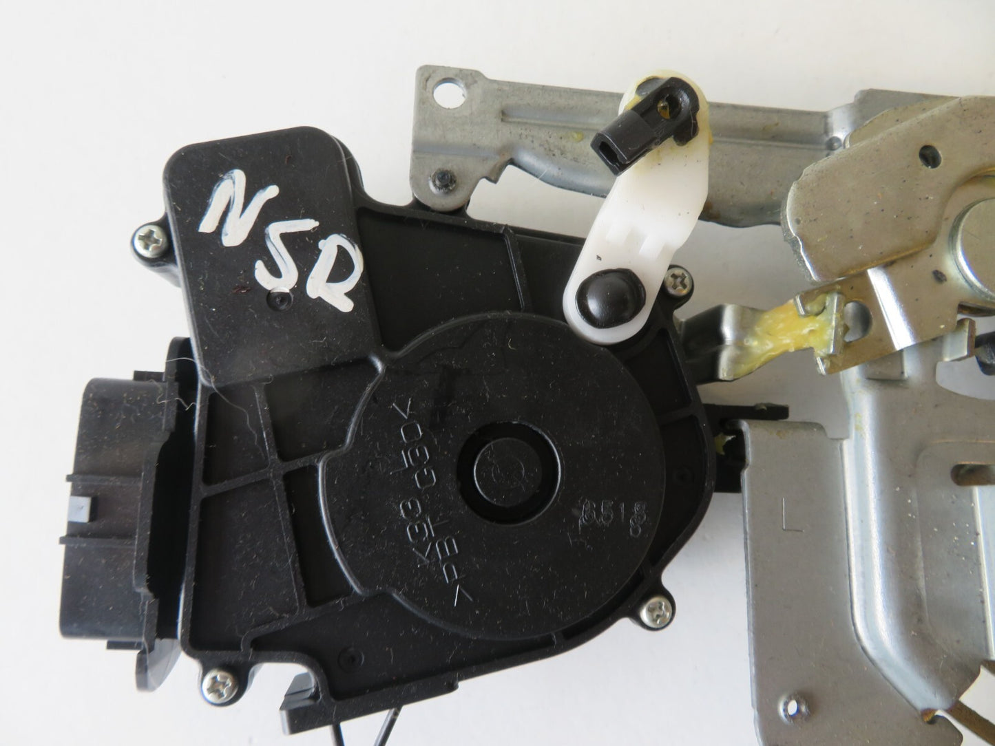 MAZDA 5 NSR DOOR LOCK CATCH 2005-2010 AMS1547