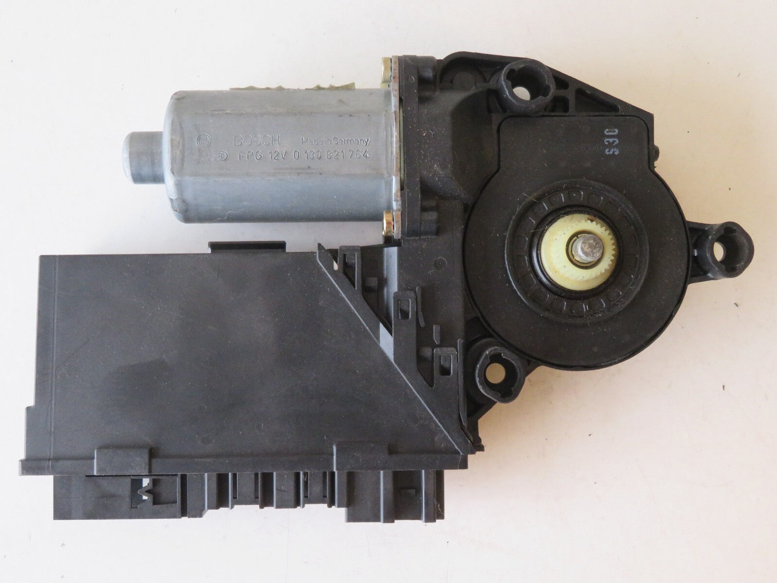 PORSCHE CAYENNE 955 OSR WINDOW MOTOR 3d2959794 2000-2004 AMS1020