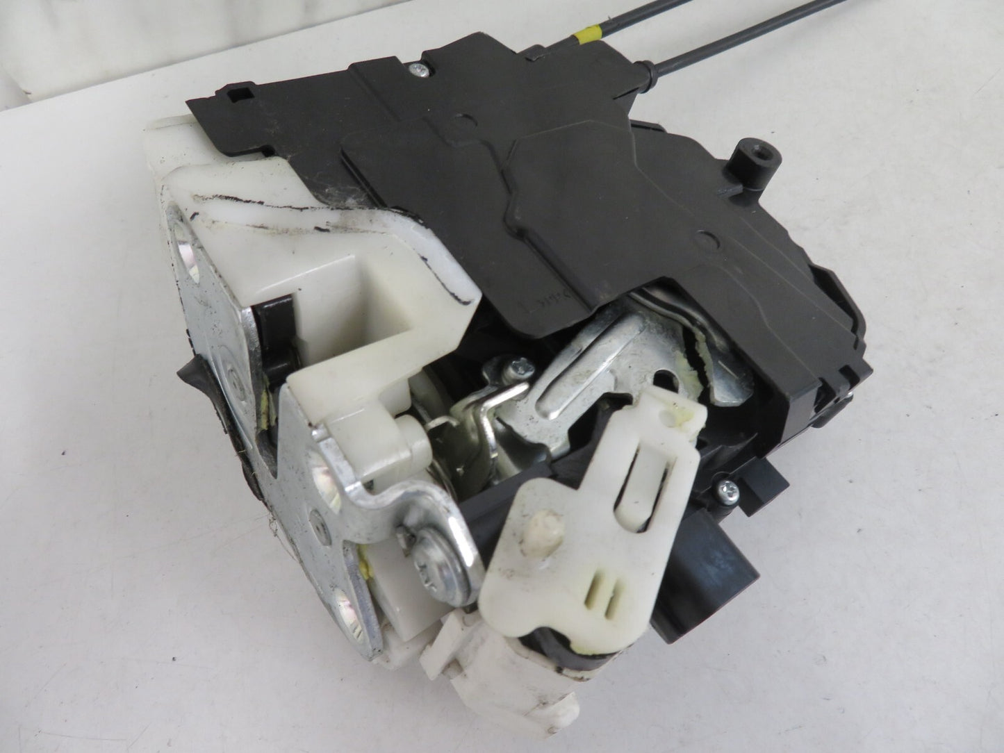 PEUGEOT 4007 NSR DOOR LOCK CATCH 2007-2012 1603-9