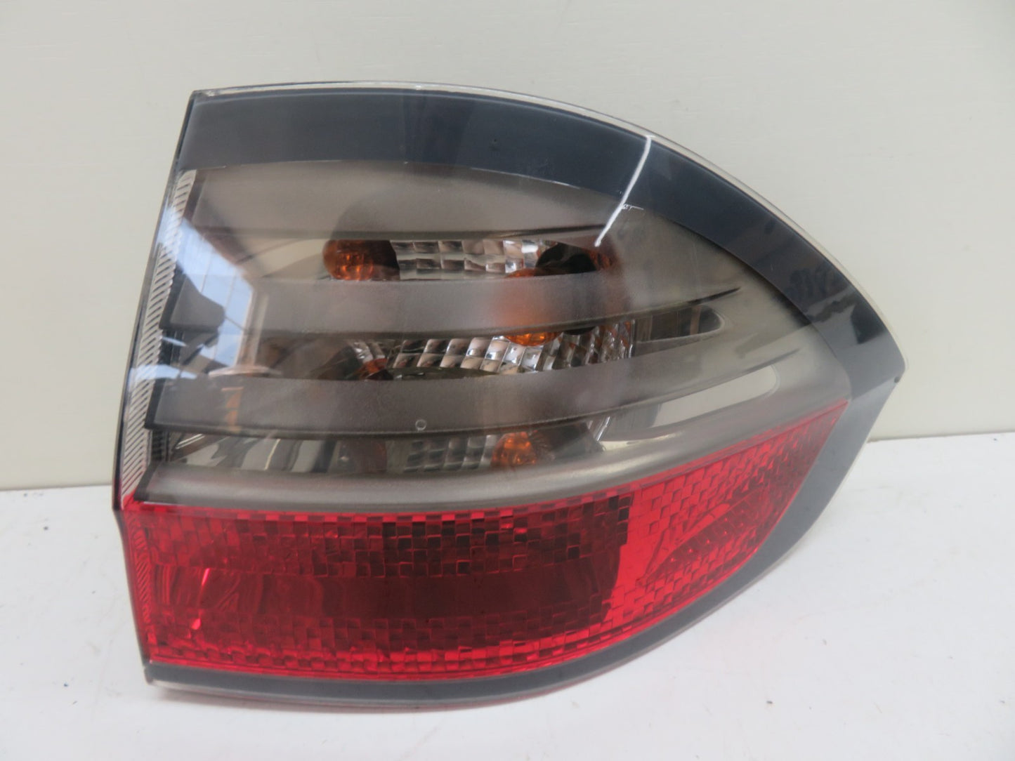 FORD S MAX OSR REAR DRIVER OUTER TAIL LIGHT 2006-2010 1302-3
