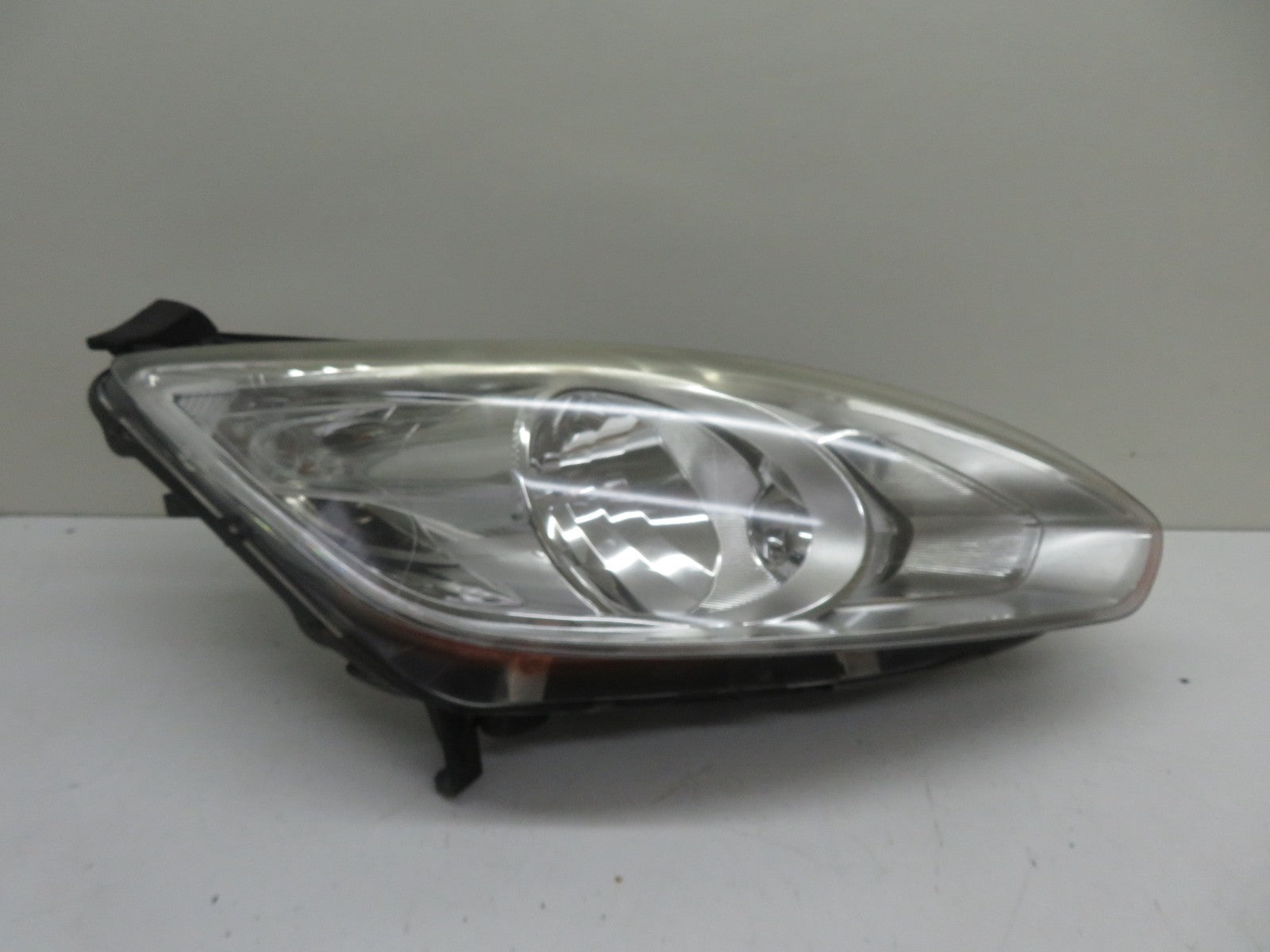 FORD C MAX OS DRIVER HEADLIGHT AM51-13W029-BE (SEE PHOTOS, DAMAGE ) 2010-2015