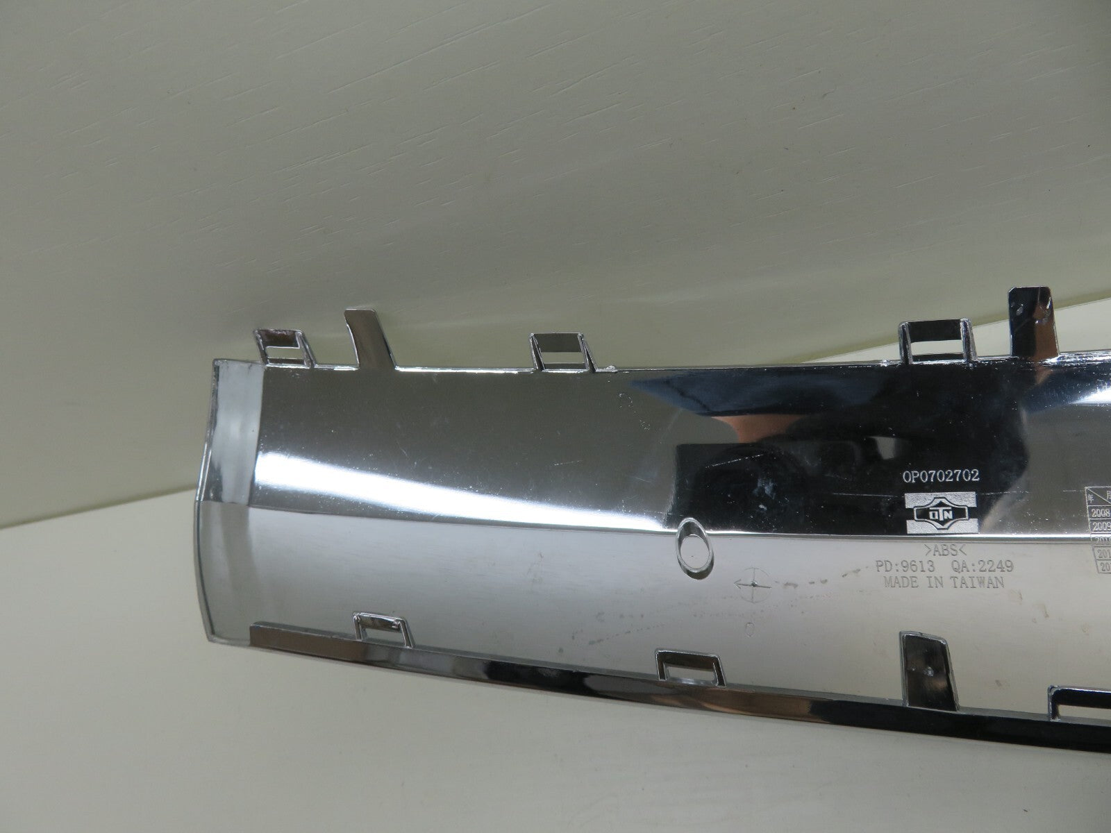 FRONT GRILLE SURROUND TRIM FOR VAUXHALL ZAFIRA OP07027MA 2004-2011