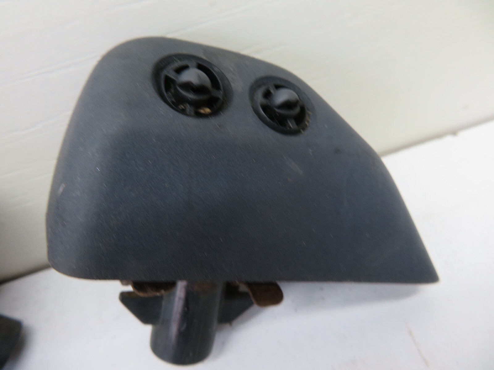 LAND ROVER FREELANDER 2 FRONT HEADLIGHT WASHER JETS PAIR 2006-2014