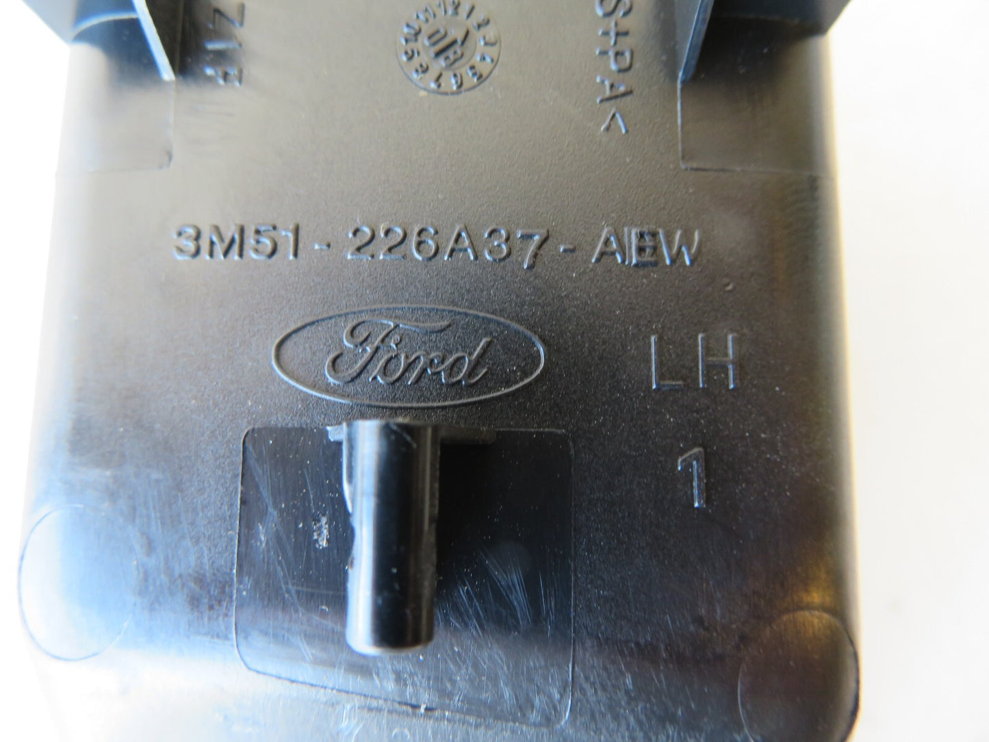 FORD FOCUS MK2 NS WINDOW SWITCH AND HANDLE TRIM 2008-2011 AMS1216