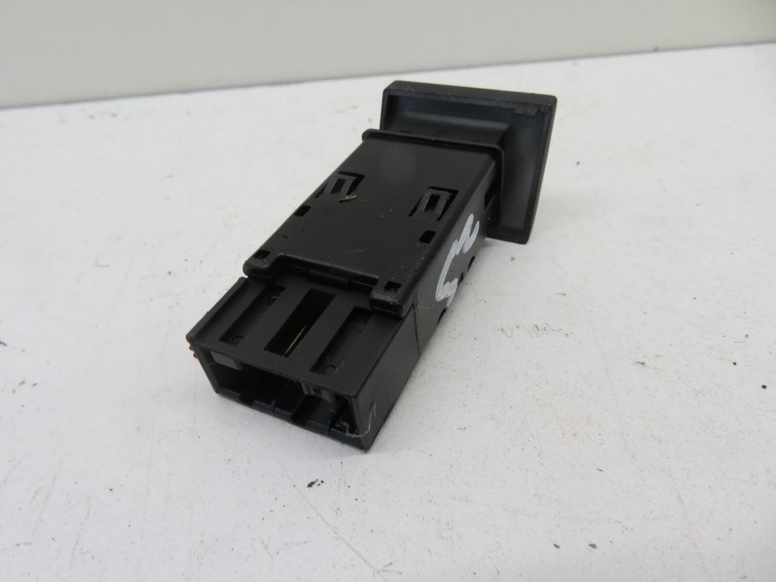 LAND ROVER FREELANDER 1 FOG LIGHT SWITCH YUE500110 1997-2006 1734-23