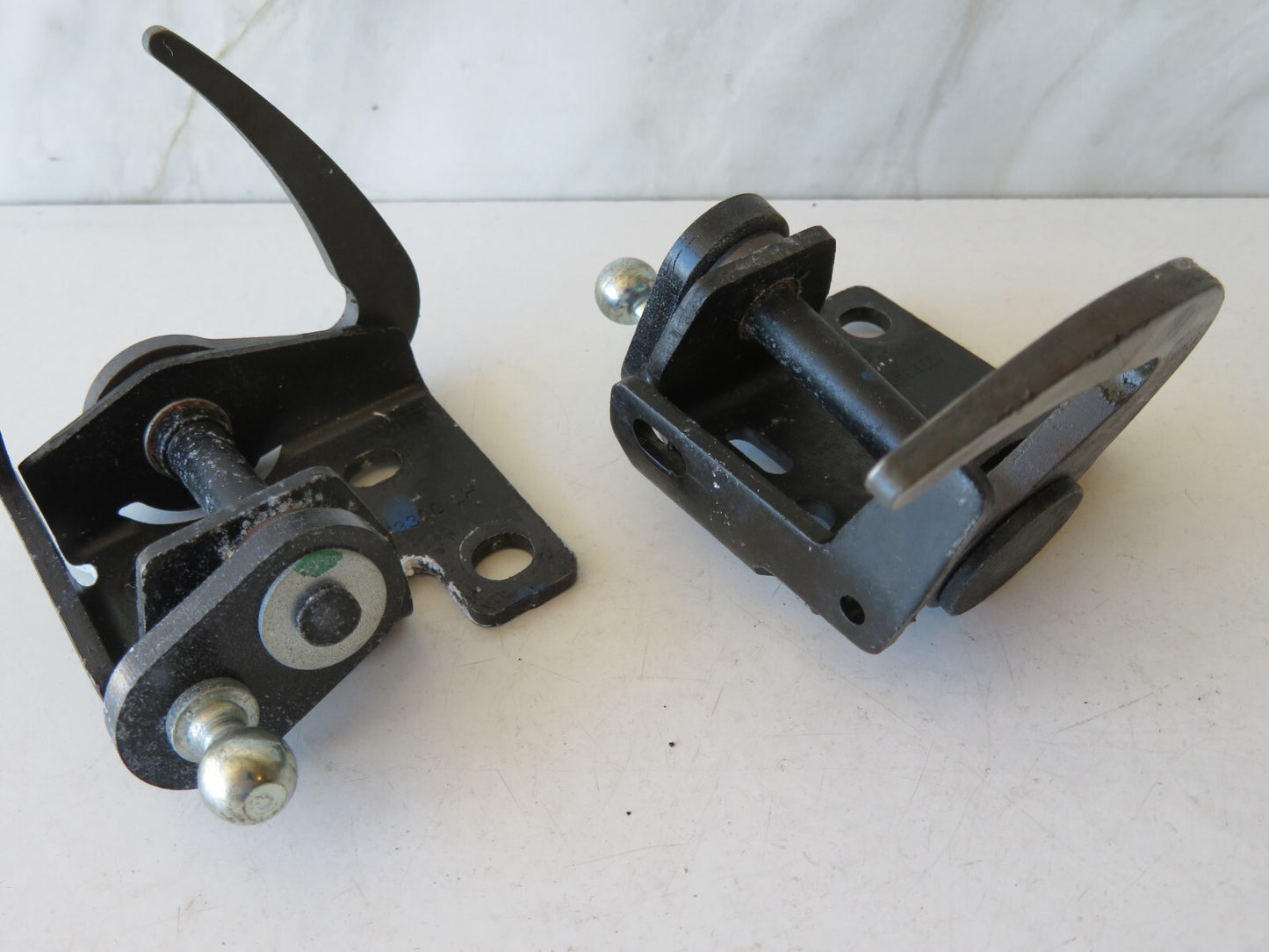 SAAB 9-3 CONVERTIBLE FRONT ROOF LATCHES 2004-2007 AMS1645