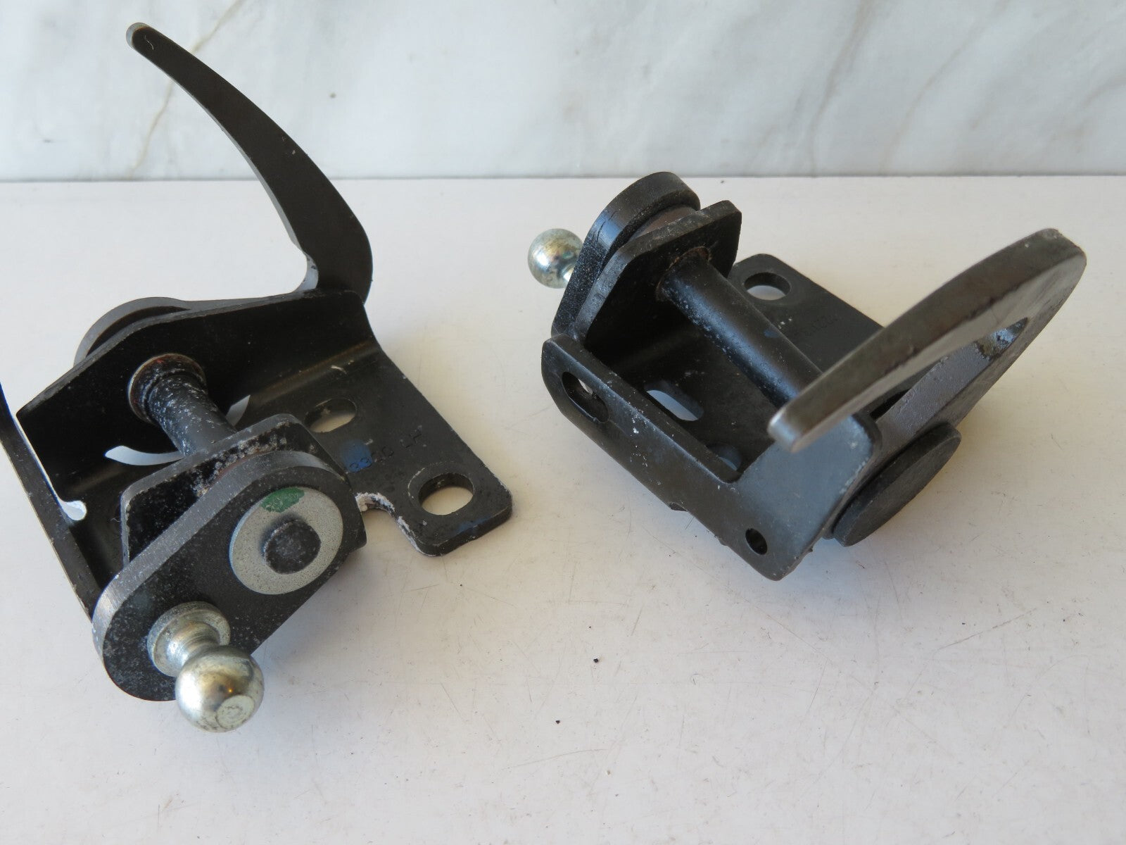 SAAB 9-3 CONVERTIBLE FRONT ROOF LATCHES 2004-2007 AMS1645