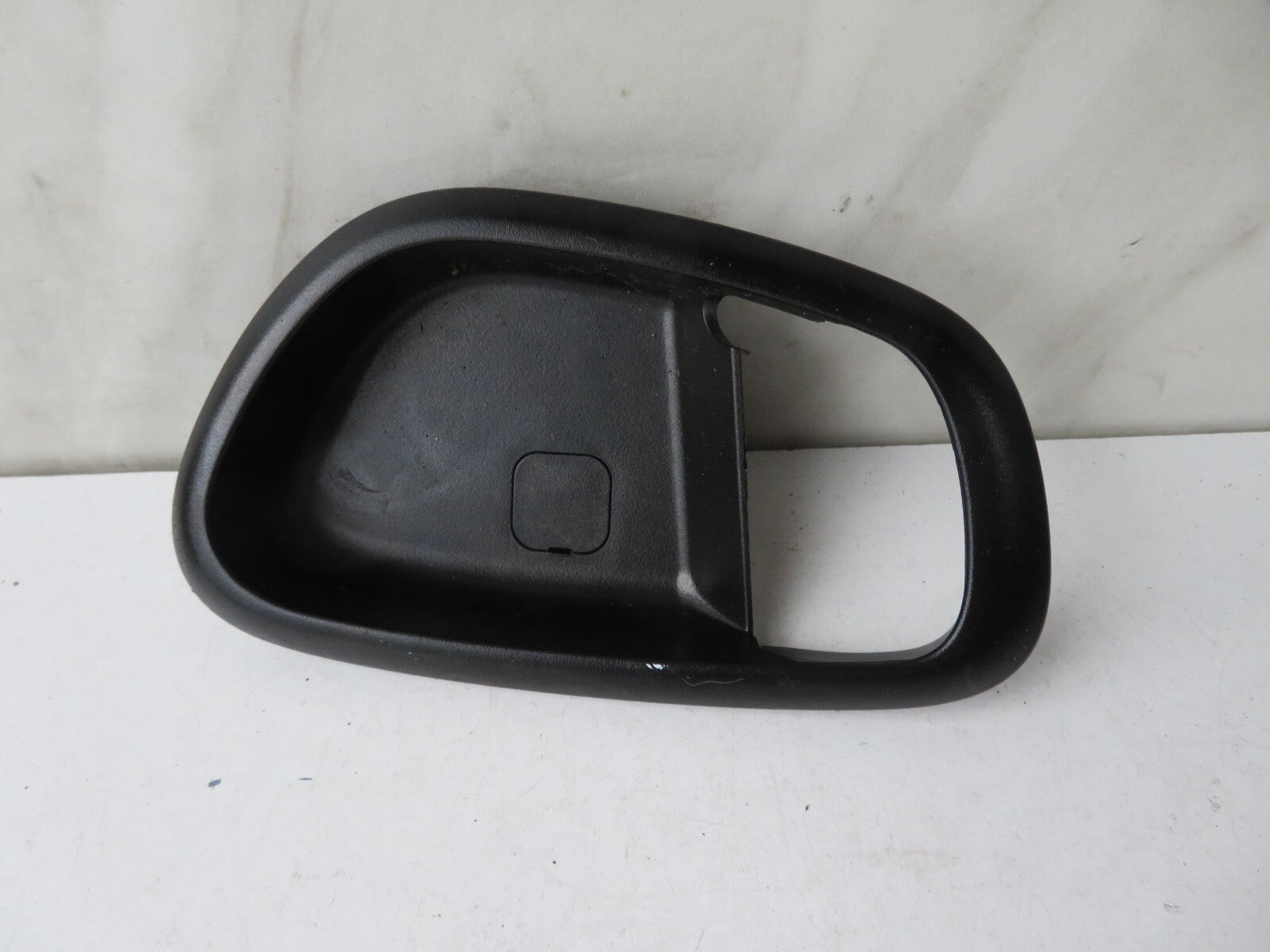 HYUNDAI I10 NSR INTERIOR DOOR HANDLE TRIM 82611-0X000 2008-2012 A1632-9