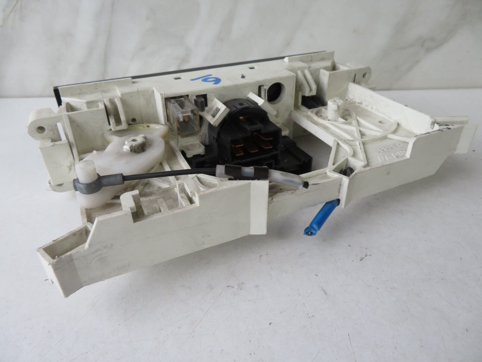 MITSUBISHI CARISMA HEATER CLIMATE CONTROLS MR500527 1999-2004 A1601-6