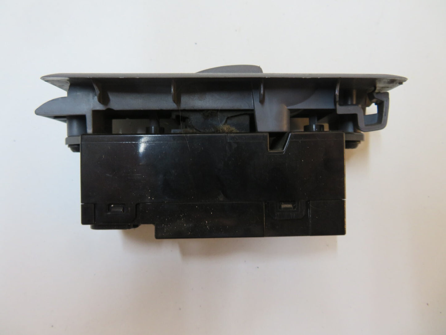 MITSUBISHI COLT NSR WINDOW SWITCH MN141020 2002-2008 B7