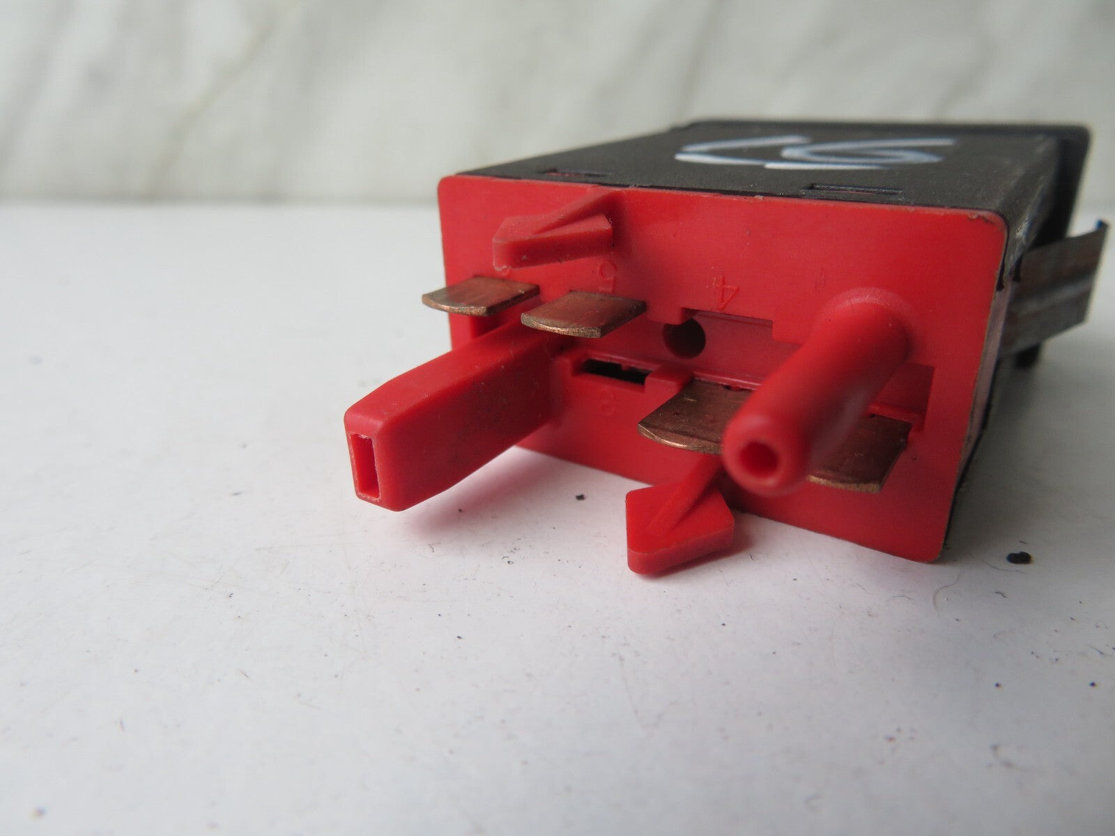 VOLKSWAGEN PASSAT B5.5 ESP TRACTION CONTROL SWITCH 3B0927134A 2001-2005 A1815-16