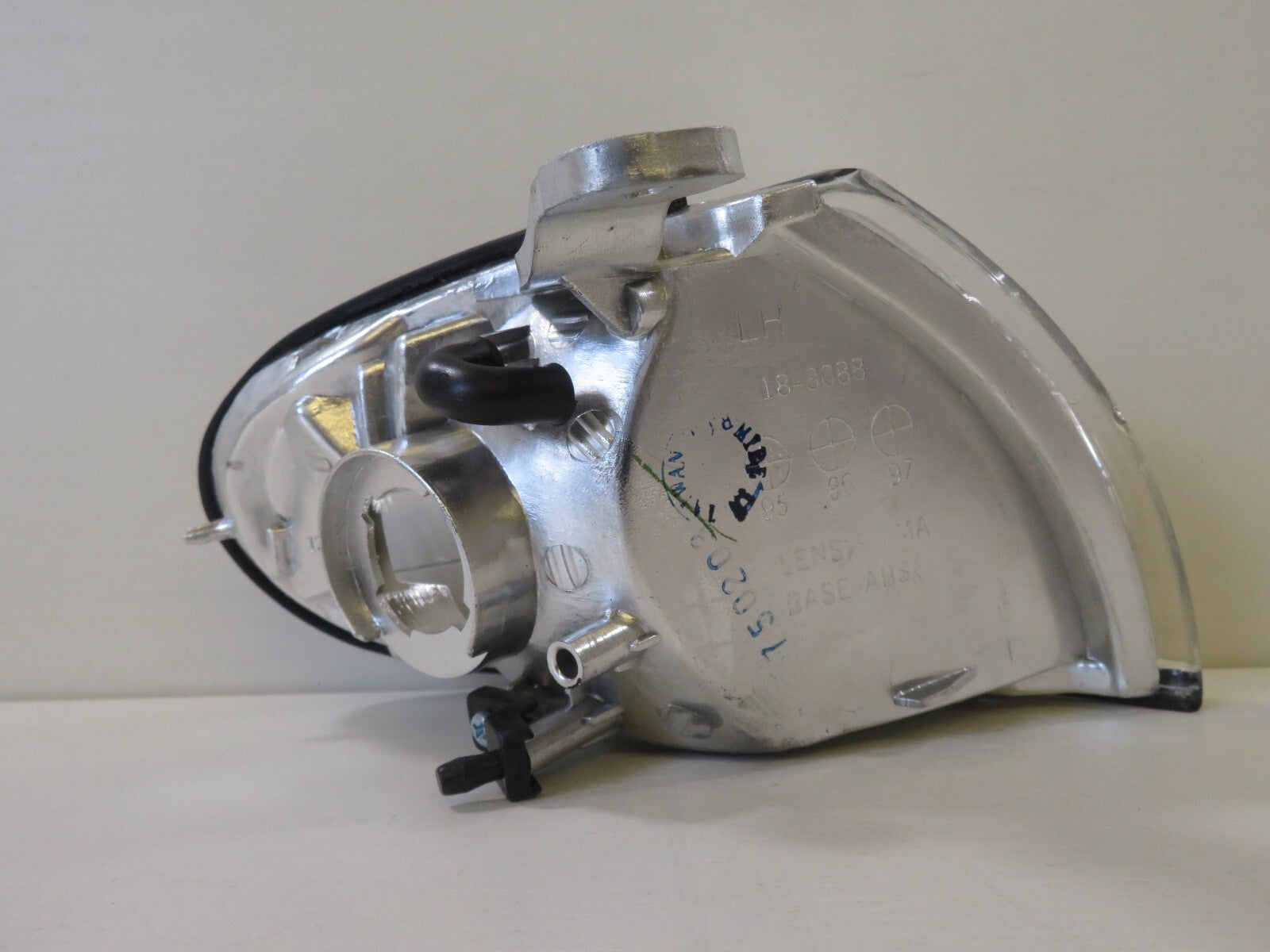 NS PASSENGER LH FRONT INDICATOR LIGHT FOR HYUNDAI ELANTRA 1994-1996 18-3088-01-6