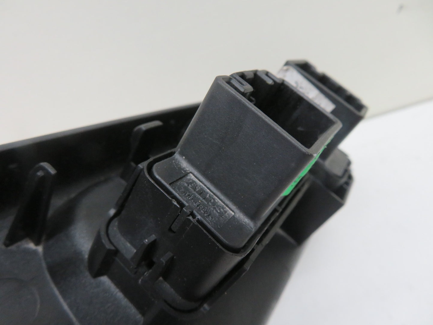 LAND ROVER FREELANDER 1 NS PASSENGER WINDOW SWITCH 2004-2006 1672-7