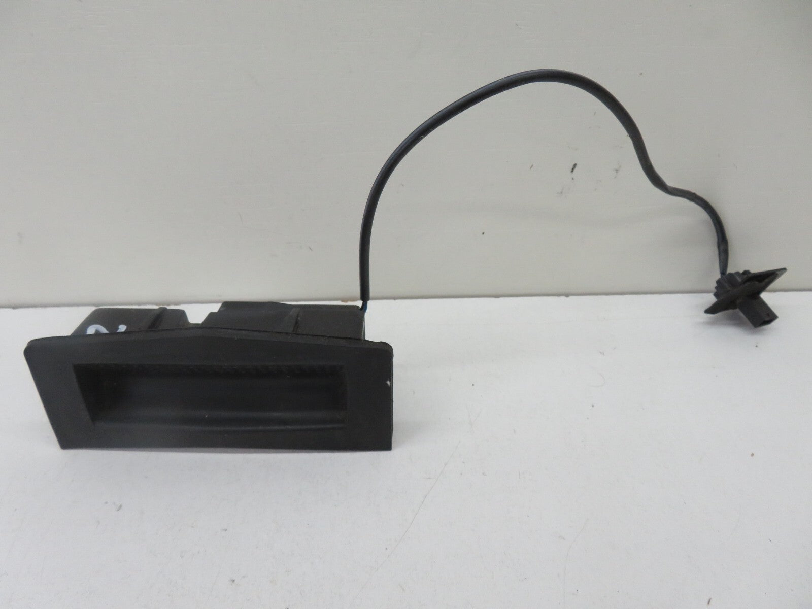 VAUXHALL ASTRA MK5 HATCHBACK BOOT SWITCH 461088395 2004-2010 1049-2