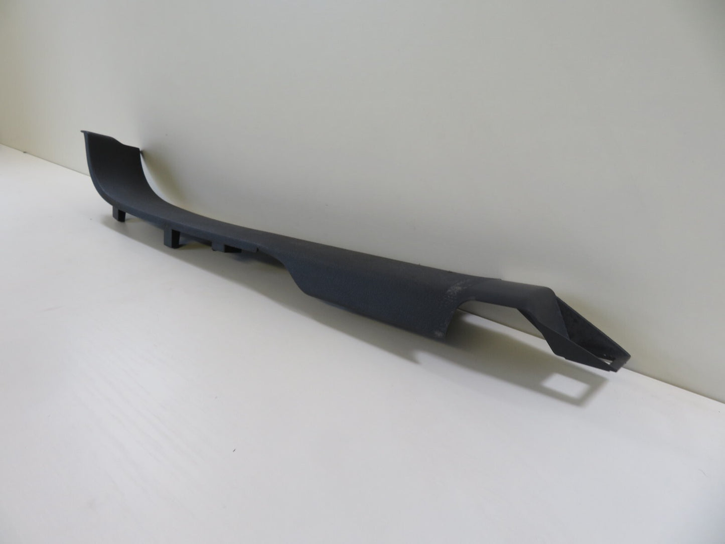 VW TOURAN NSR PASSENGER REAR DOOR SILL TRIM 1T0853371B 2003-2009 1711-1