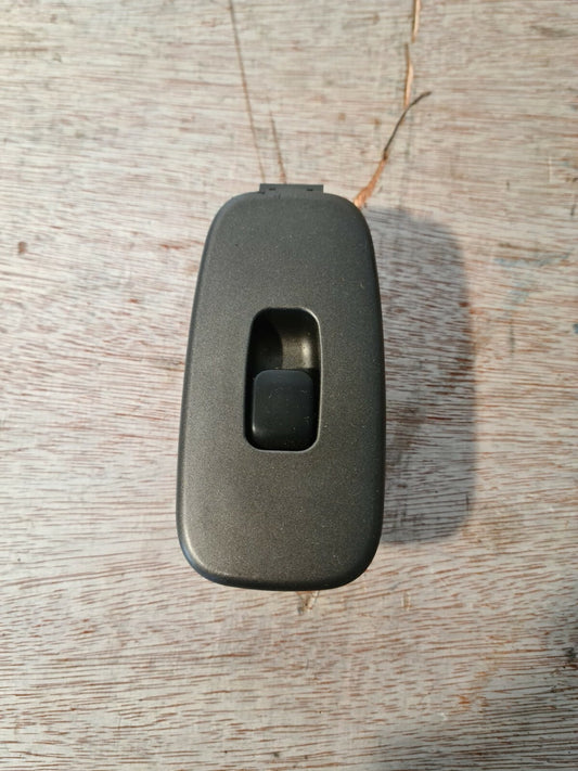 LEXUS IS200 REAR WINDOW SWITCH -1