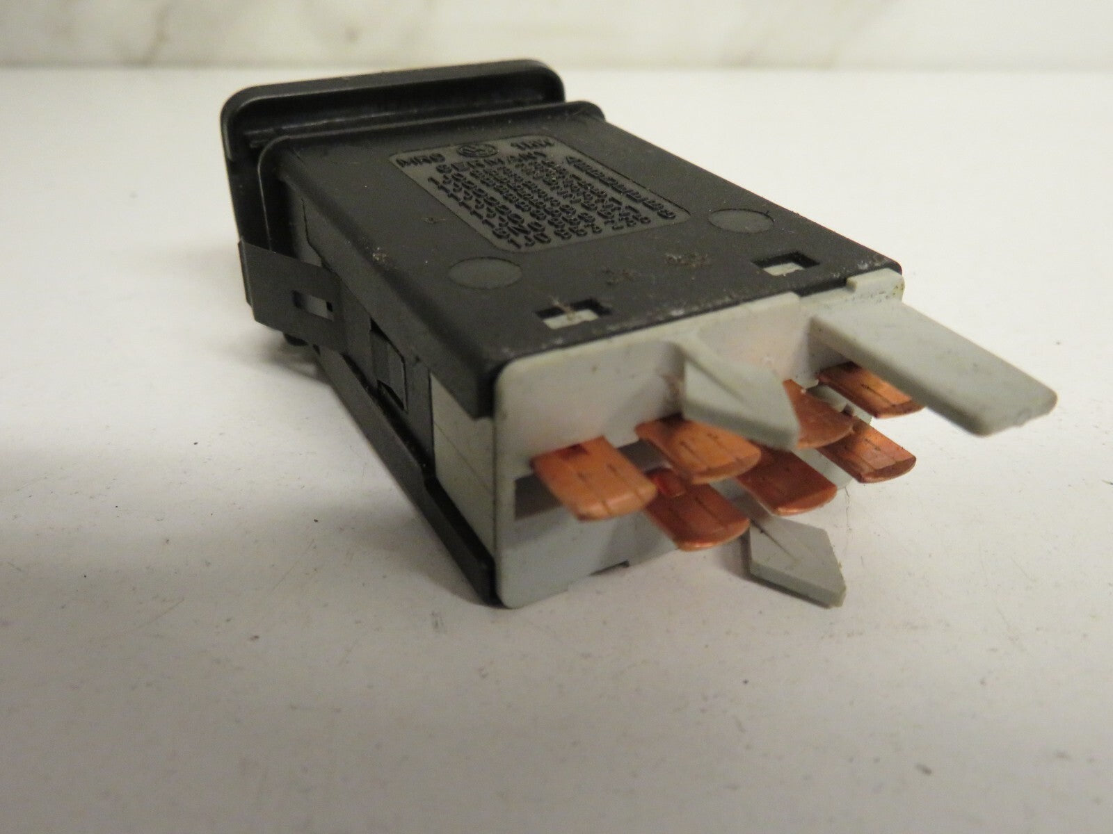 VOLKSWAGEN VW GOLF MK4 HAZARD SWITCH 1J0953235 1998-2004 AMS1703-3