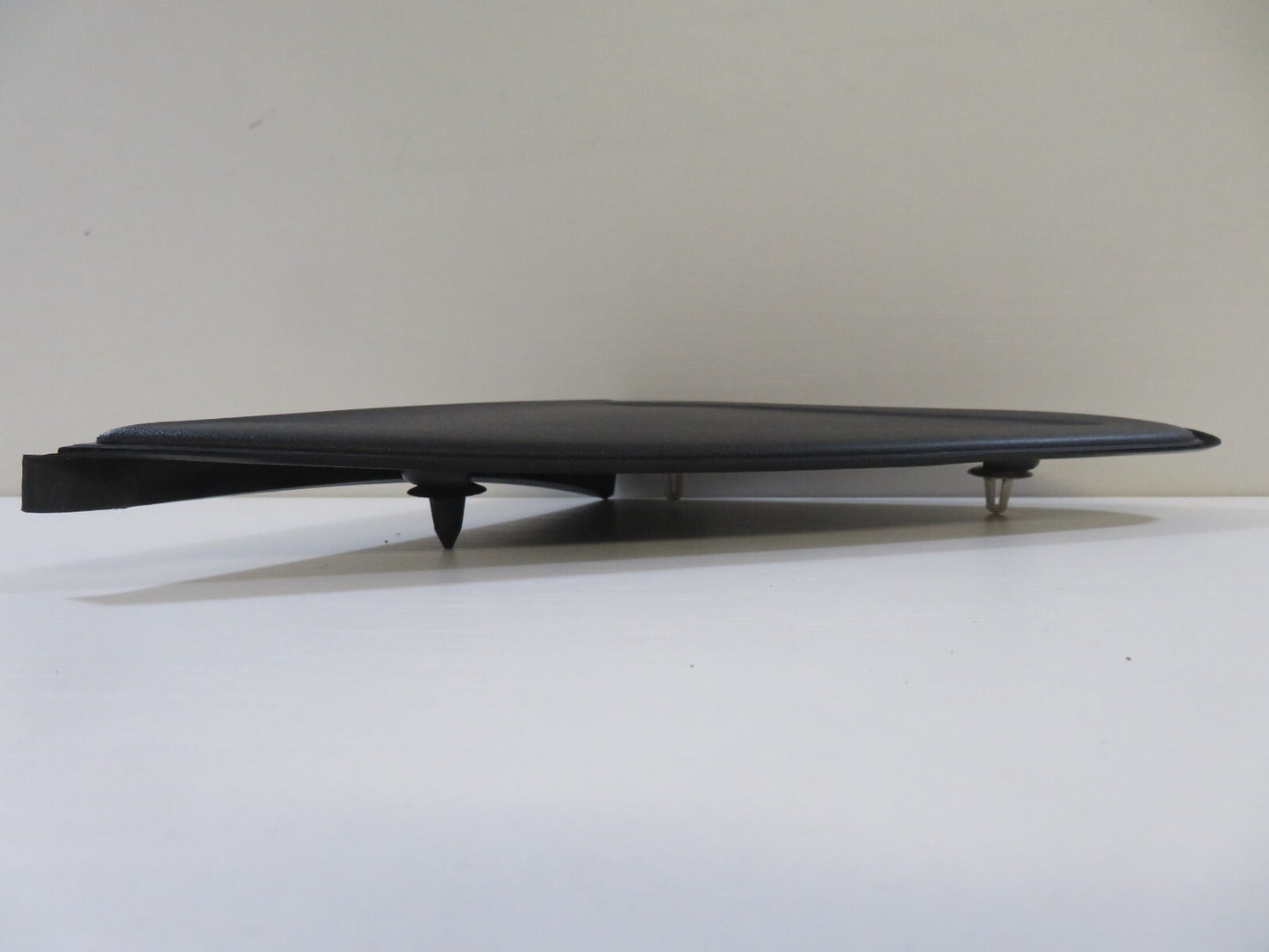 FORD FOCUS MK2 NS EXTERIOR FRONT QUARTER TRIM 4M51-A16004-A 2005-2010 1741-5