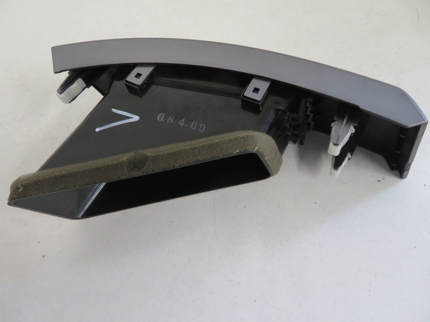 PEUGEOT 4007 DASHBOARD CENTER LEFT AIR VENT GN711-14260 2007-2012 1603-7